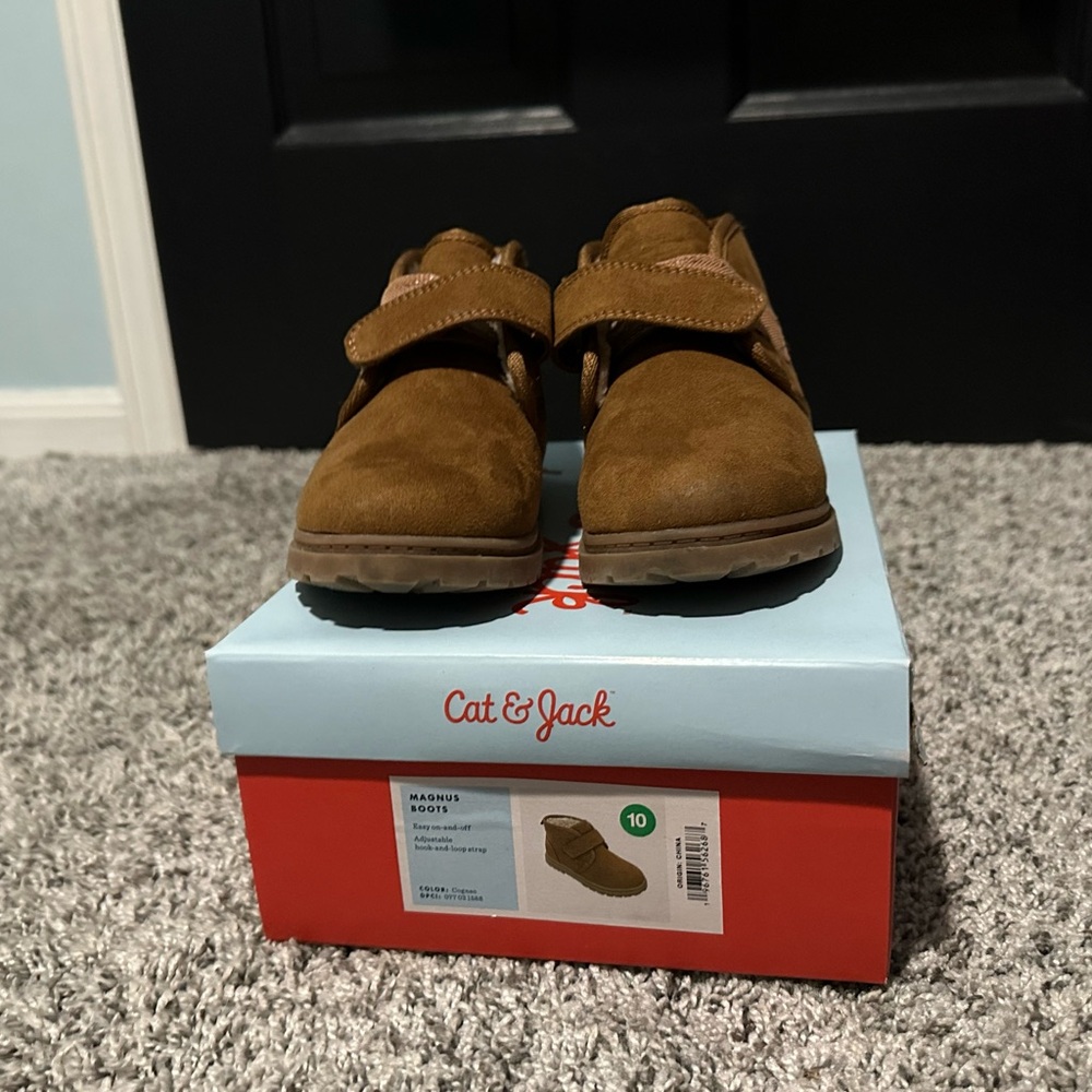Cat & Jack Magnus Boys Boots- size 10